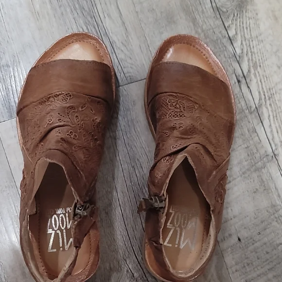 Miz Mooz Women's Tan Leather Mules - Picture 2 of 5